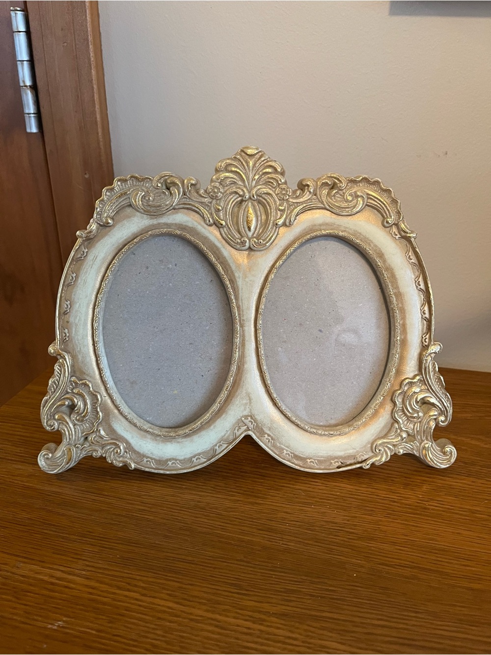 Ornate Double Oval Picture Frame - Gold Cream